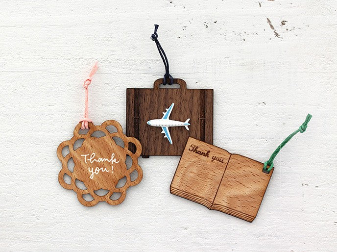 Etykietki prezentowe Midori PCM Wood Tag Card Książka