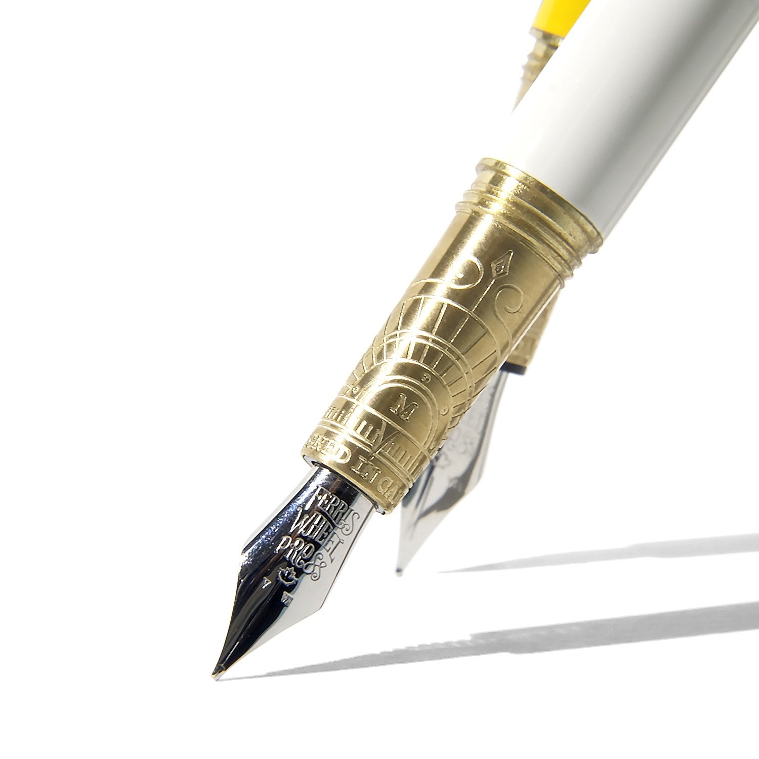 Pióro wieczne Ferris Wheel Press The Brush Creme Glace White