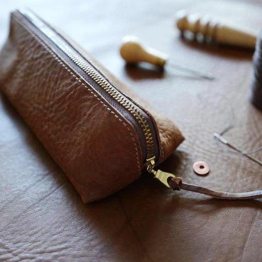 Skórzany piórnik Tools To Liveby L | Brązowy