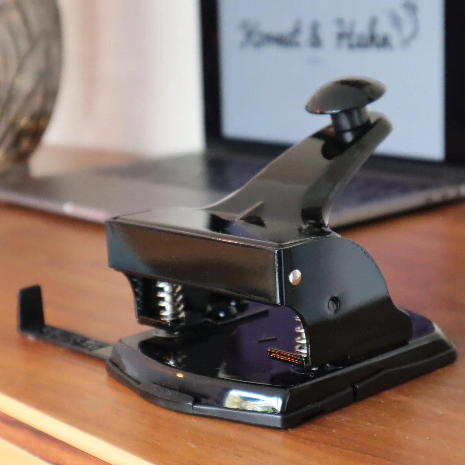 Metalowy dziurkacz Kornet & Hahn Czarny mat