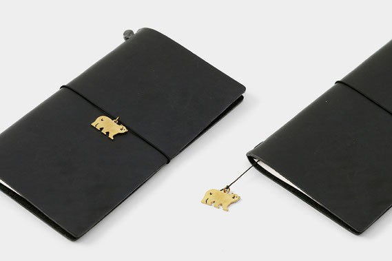 Mosiężna zawieszka Traveler's Factory | Niedźwiedź