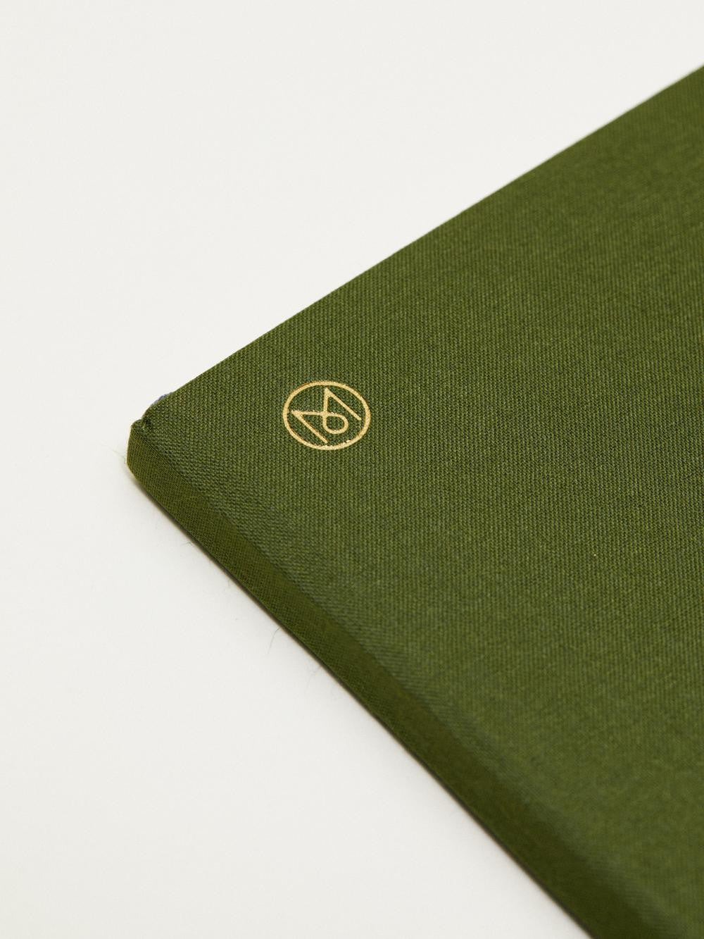 Notatnik Monocle by Leuchtturm1917 B5 w kropki | Oliwkowy