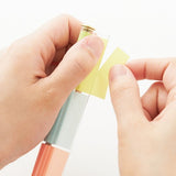 Karteczki indeksujące w dyspenserze