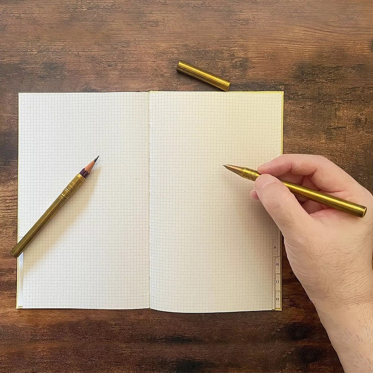 Długopis mosiężny KOKUYO i uchwyt na ołówek