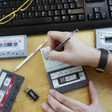 SUCK UK USB Stick - pendrive w kasecie 1GB