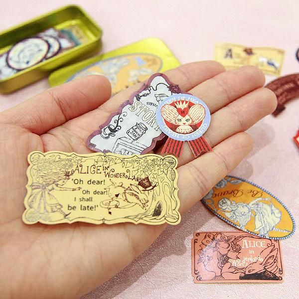 Zestaw naklejek w puszce | Alicja w Krainie Czarów