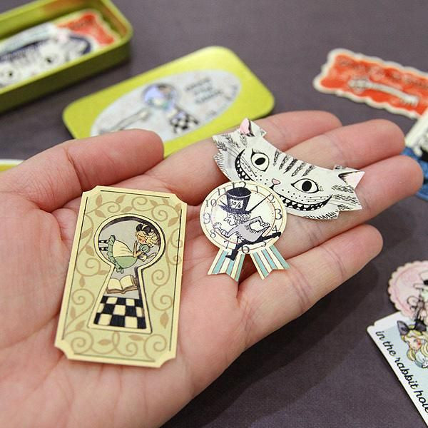 Zestaw naklejek w puszce | Alicja w Krainie Czarów