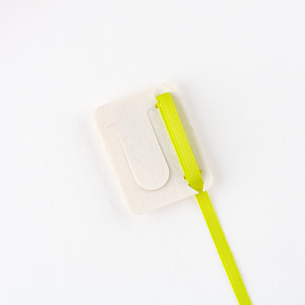 Zakładka haftowana Hobonichi | Yumi Kitagishi: White Cat