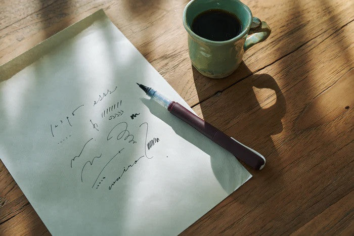 Obudowa do pisaka Kuretake Zig Cocoiro Letter Pen + wkład | Pastelowa