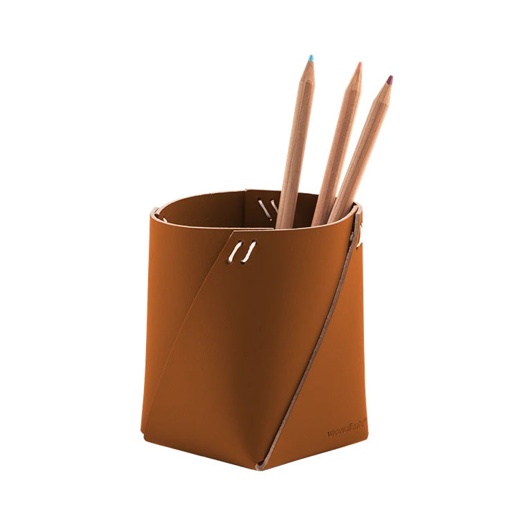 Skórzany pojemnik na instrumenty piśmiennicze